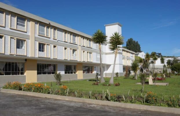 Hospital San Rafael 90 de Servicio